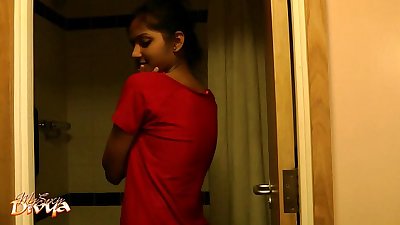 Hot sexy indian amateur babe divya in shower