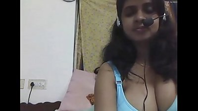 Indian amateur big boob poonam bhabhi on live cam show masturbating