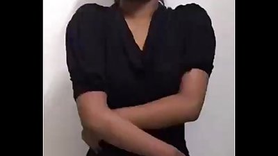 Indian girl stripping naked boyfriend filming - indianhiddencams.com